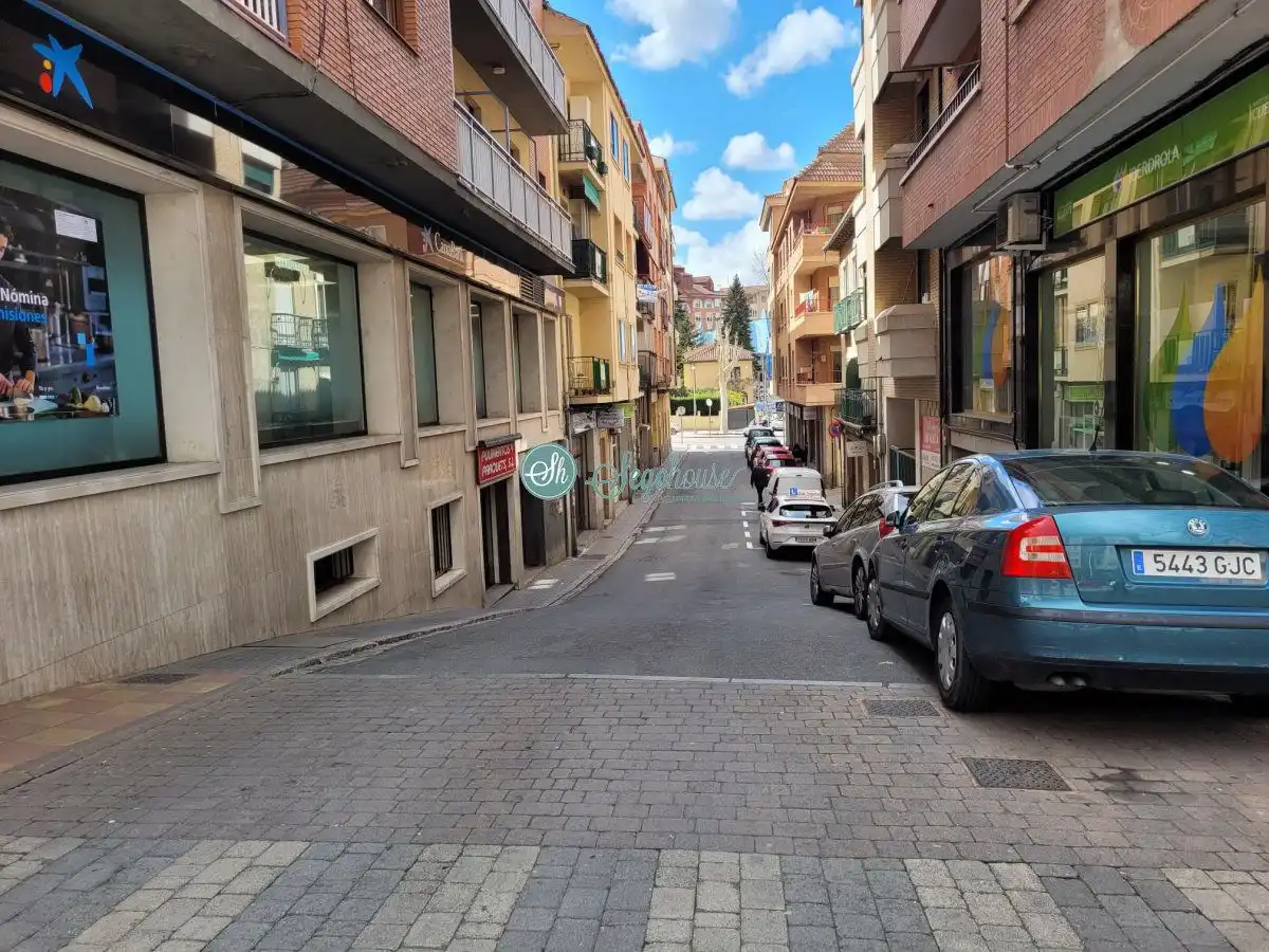 Vista exterior de Pis en venda en Segovia amb Calefacció i Terrassa