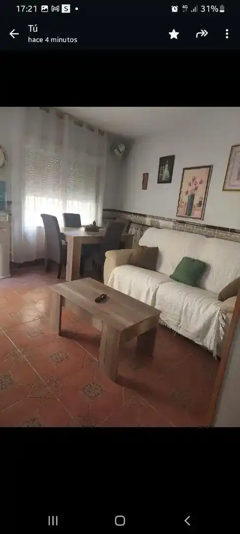 Sala d'estar de Casa adosada en venda en Aldeanueva de San Bartolomé amb Aire condicionat i Microones