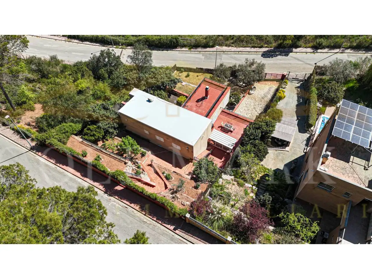 Vista exterior de Casa o xalet en venda en Corbera de Llobregat amb Aire condicionat, Calefacció i Jardí privat