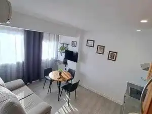 Sala d'estar de Pis de lloguer en Jaén amb Aire condicionat, Terrassa i Moblat