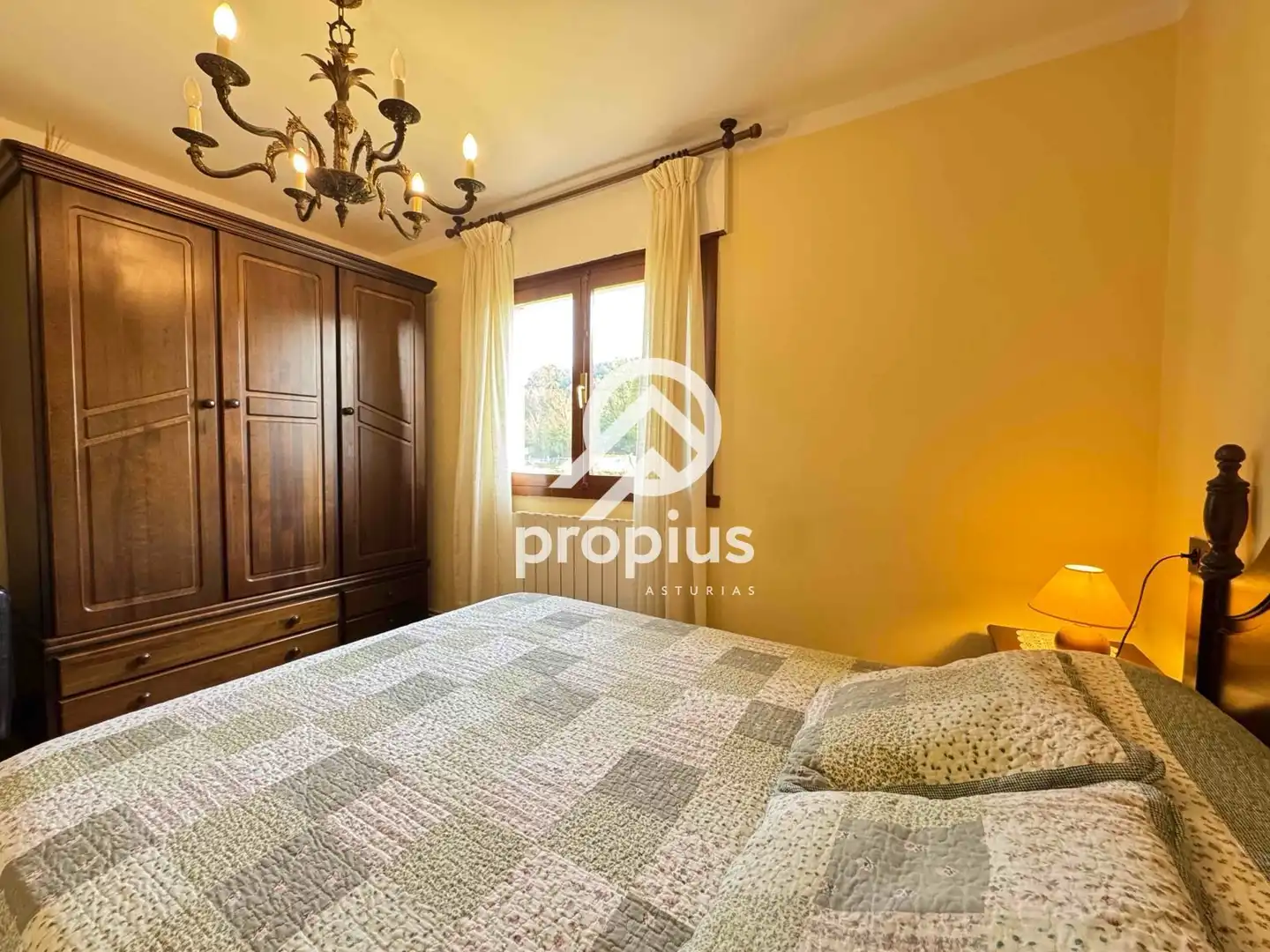 Habitación de Casa o chalet en venta en Parres con Calefacción, Jardín privado y Parquet