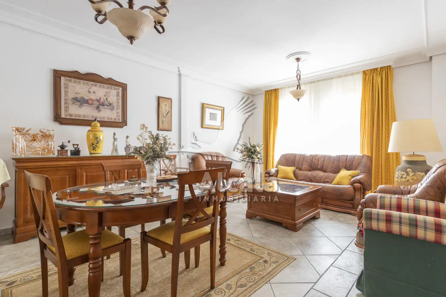 Sala de estar de Casa adosada en venta en Torrijos con Aire acondicionado, Calefacción y Terraza
