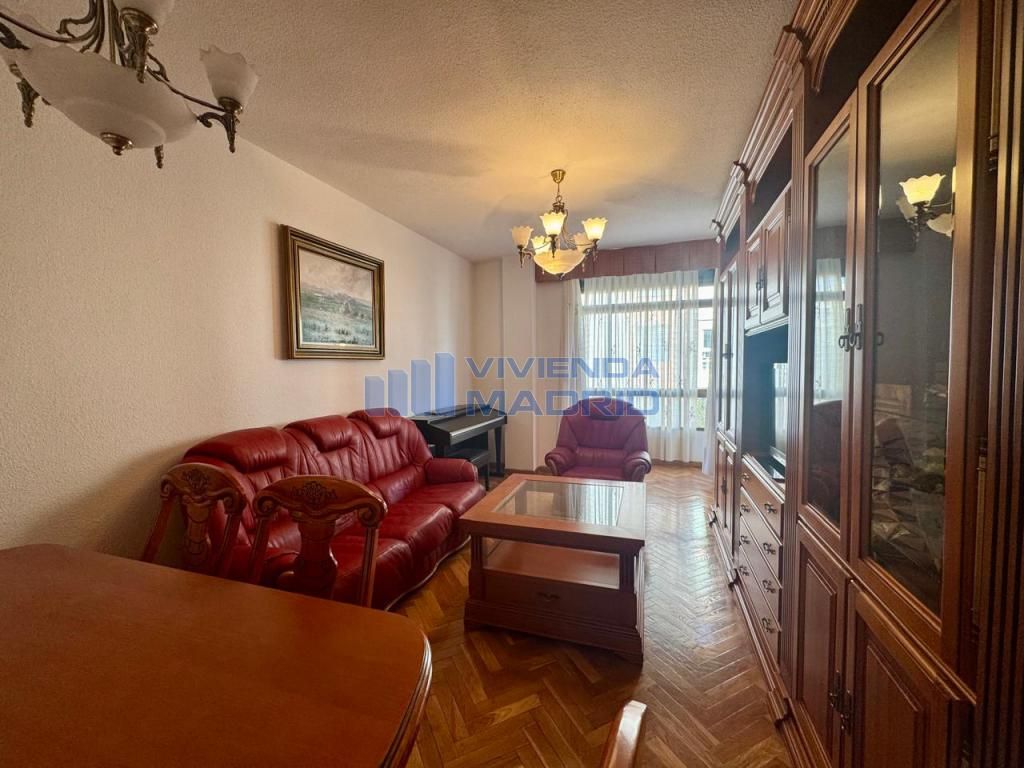 Sala de estar de Piso en venta en  Madrid Capital con Aire acondicionado, Calefacción y Parquet