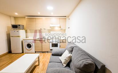 Living room of Flat for sale in  Madrid Capital  with Air Conditioner, Heating and Furnished