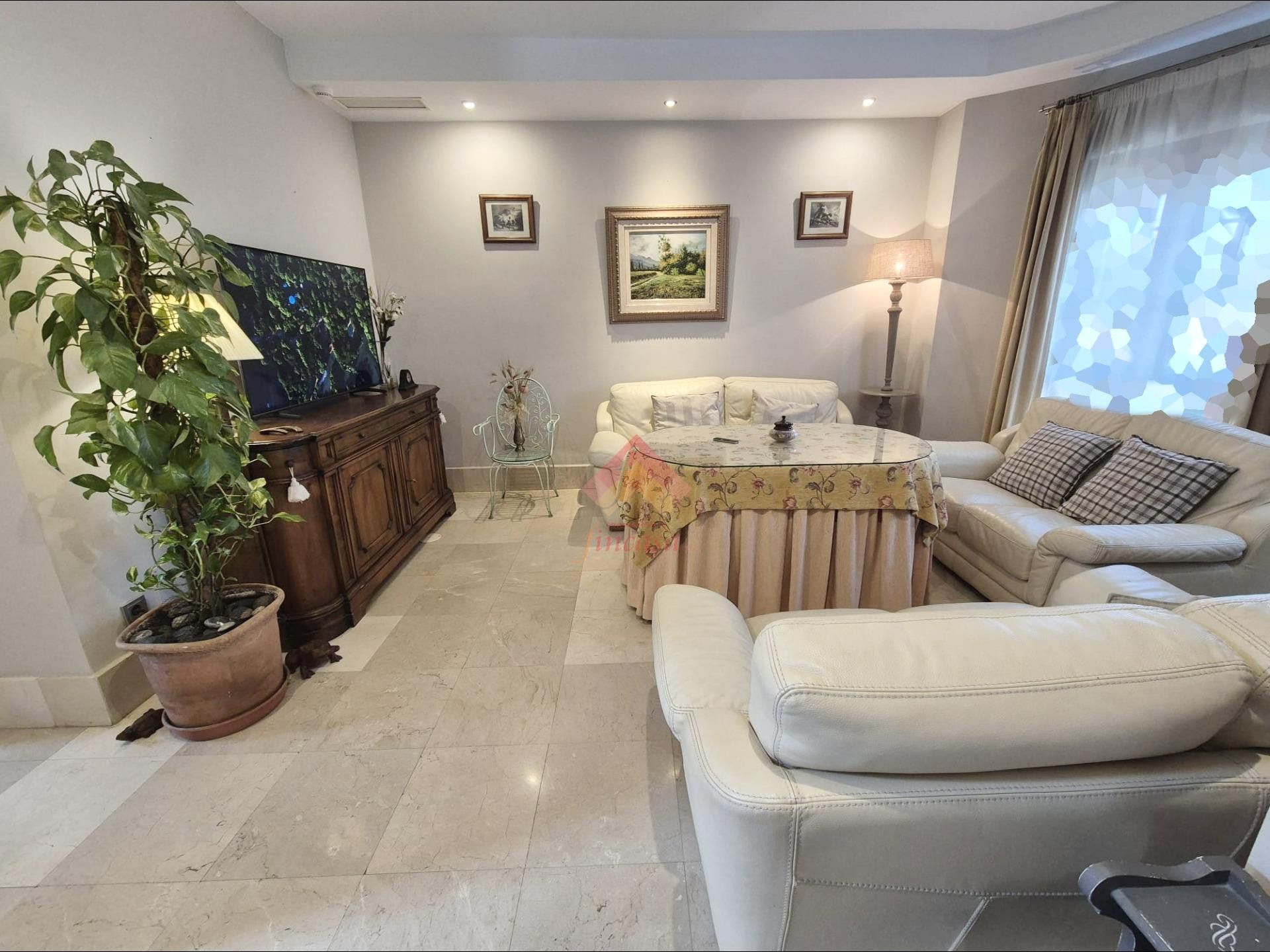 Sala d'estar de Casa o xalet en venda en Ronda amb Terrassa, Traster i Moblat