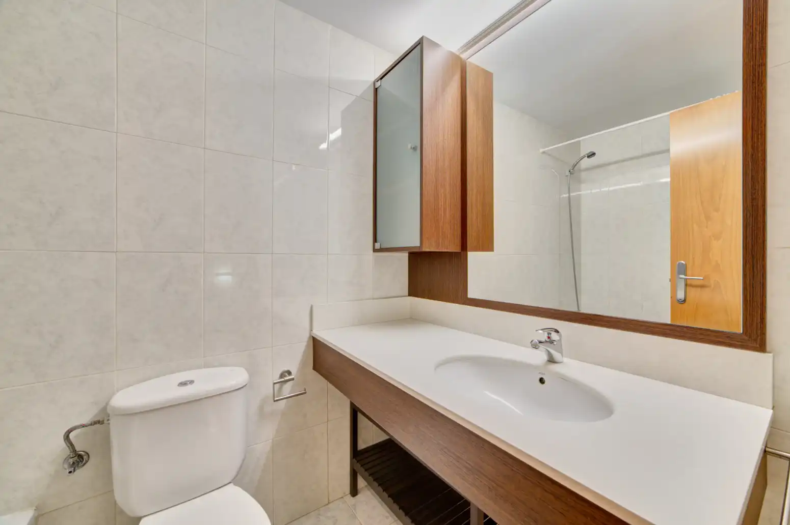 Baño de Piso de alquiler en  Pamplona / Iruña con Calefacción, Parquet y Trastero