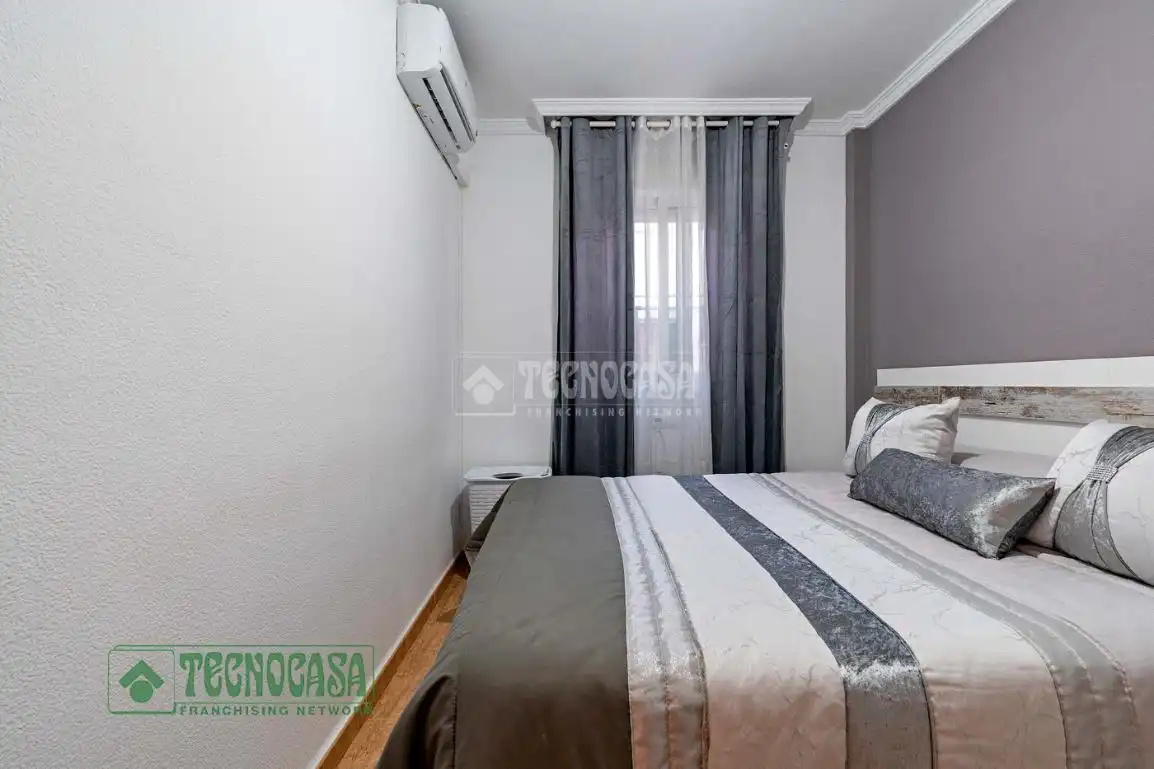 Habitación de Piso en venta en Roquetas de Mar con Aire acondicionado, Calefacción y Amueblado