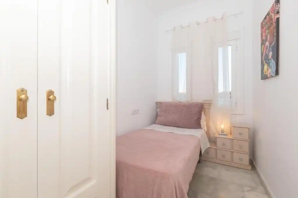Bedroom of Attic for sale in Fuengirola  with Air Conditioner, Terrace and Oven