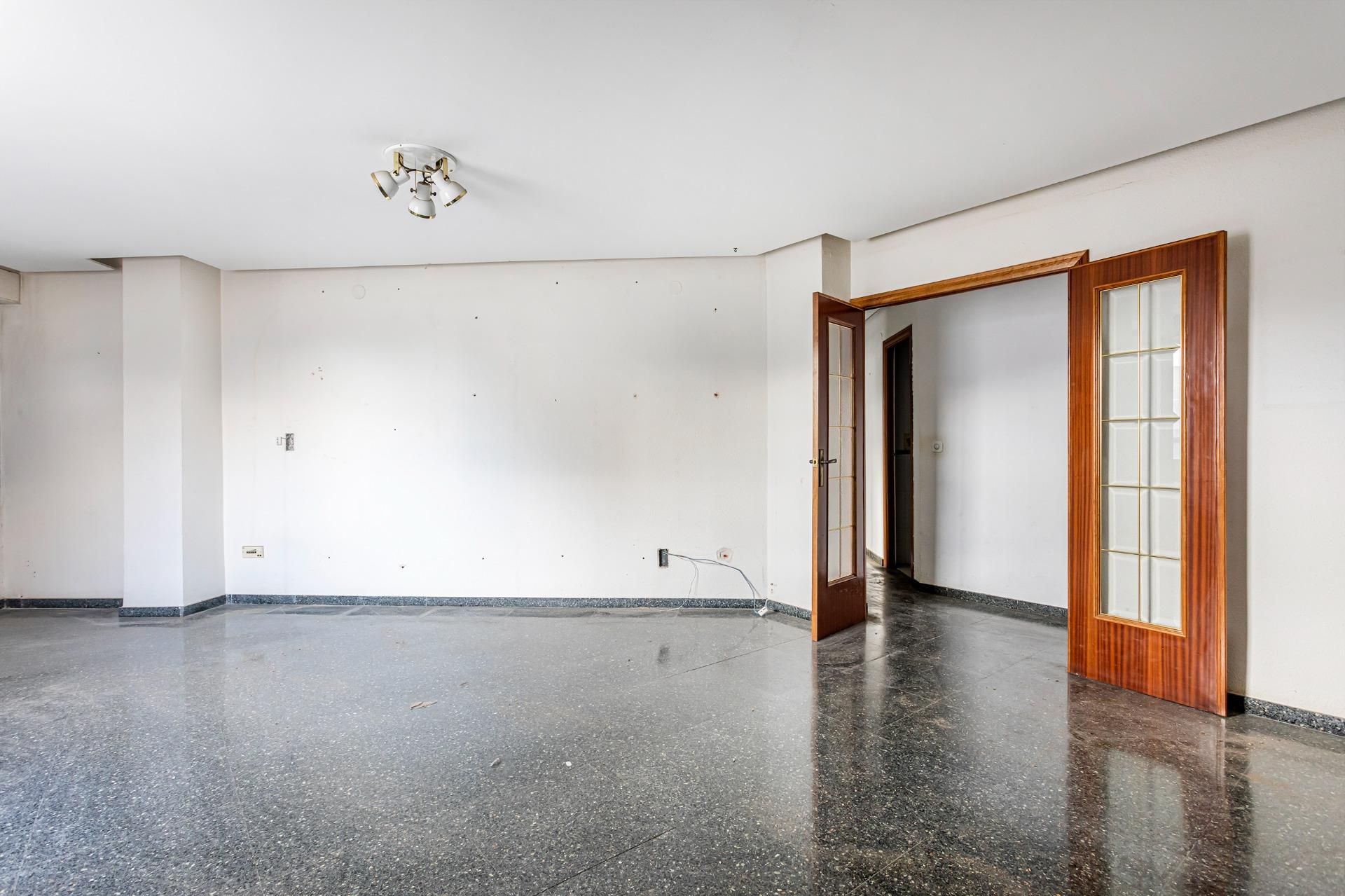 Flat for sale in Canals  with Terrace, Storage room and Balcony