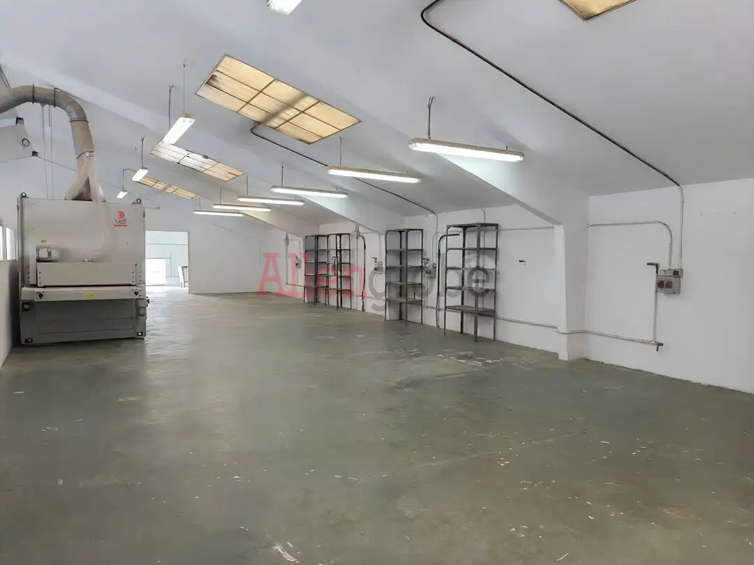 Industrial buildings for rent in Siero