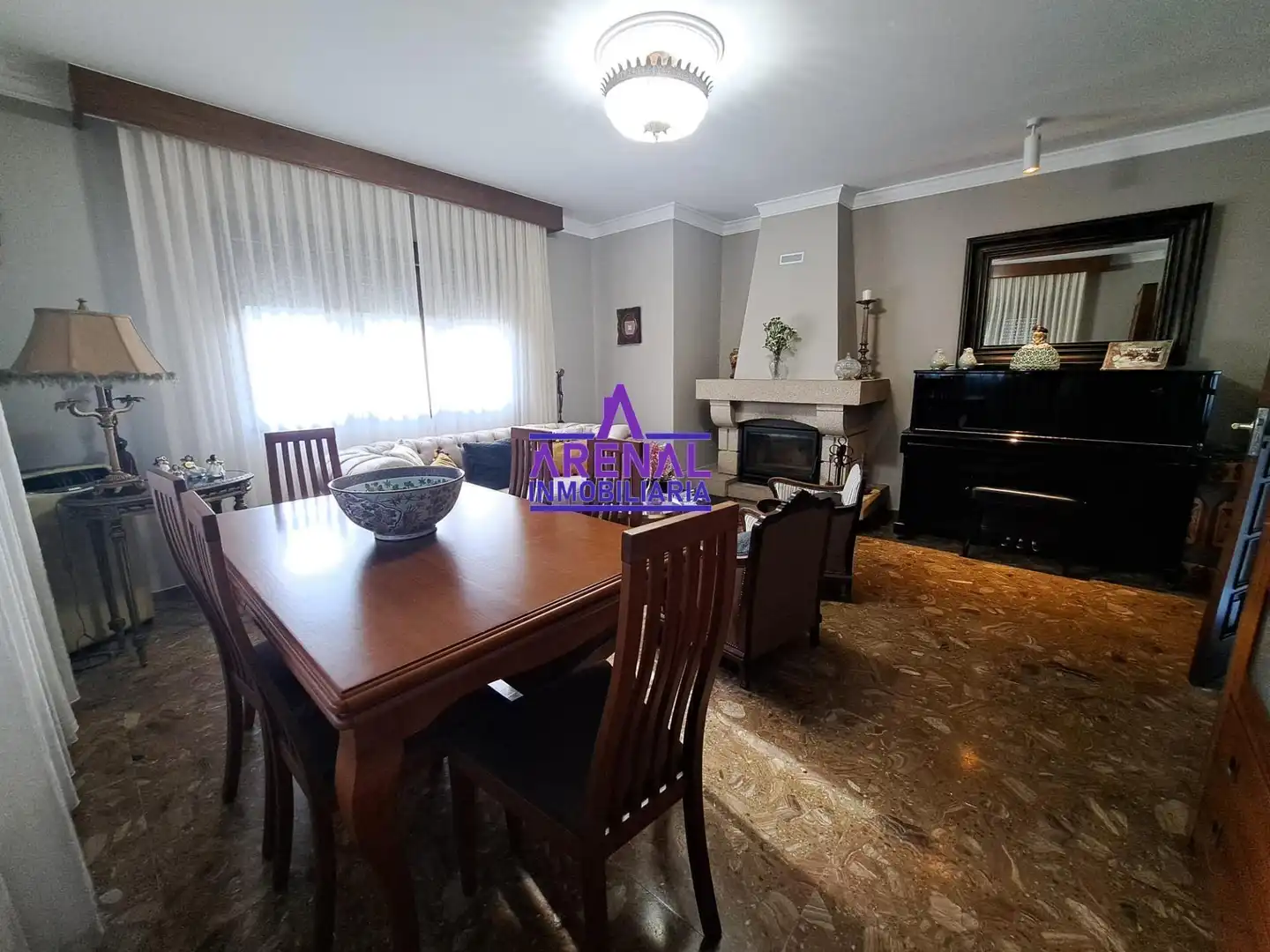 Sala de estar de Casa o chalet en venta en A Pobra do Caramiñal con Calefacción y Jardín privado