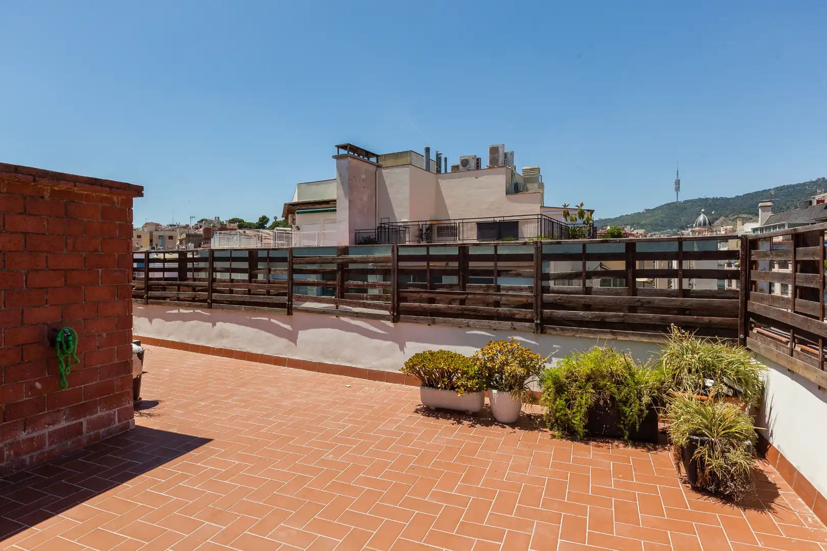 Terrasse von Dachboden zum Verkauf in Barcelona mit Klimaanlage, Terrasse und Abstellraum