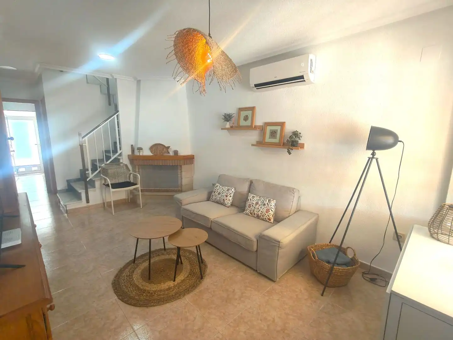 Wohnzimmer von Maisonette zum Verkauf in Santa Pola mit Klimaanlage, Heizung und Privatgarten