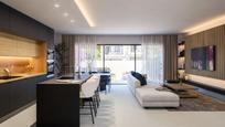 Sala d'estar de Casa adosada en venda en Estepona amb Aire condicionat, Terrassa i Piscina