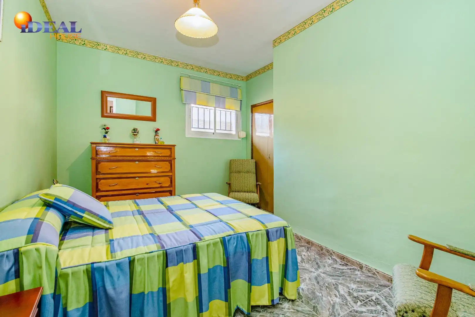 Habitación de Casa adosada en venta en Loja