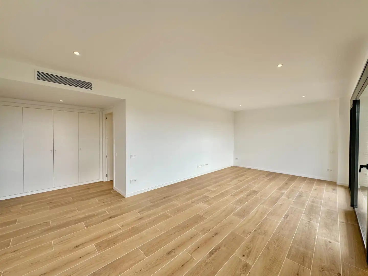 Flat with pool to rent in Calle JOAN MIRO, imagen 4