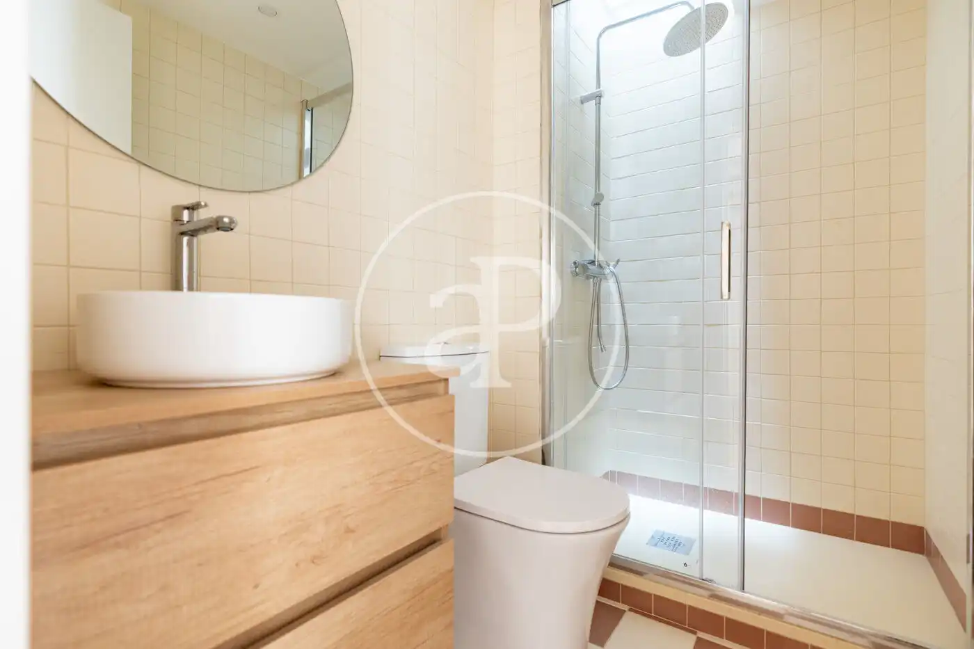 Baño de Piso en venta en Barcelona con Calefacción y Balcón