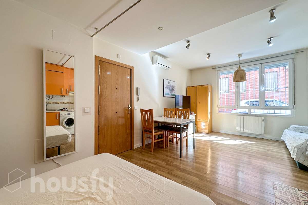 Bedroom of Planta baja for sale in  Madrid Capital  with Air Conditioner, Heating and Storage room