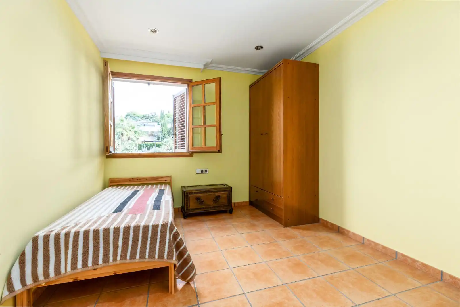 Dormitori de Casa o xalet en venda en Mataró amb Terrassa i Piscina