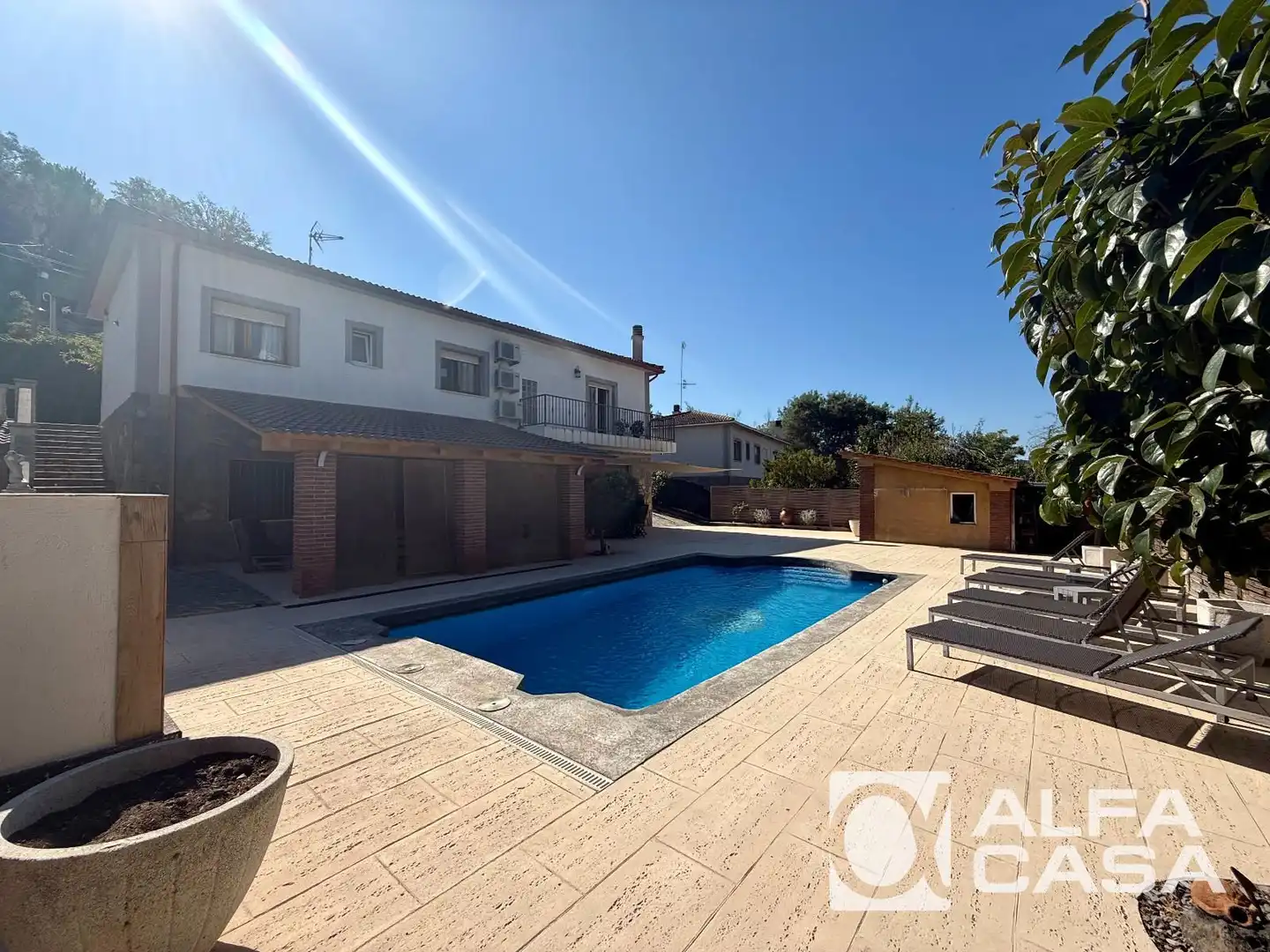 Casa amb terrassa en venda a Aiguaviva Parc
