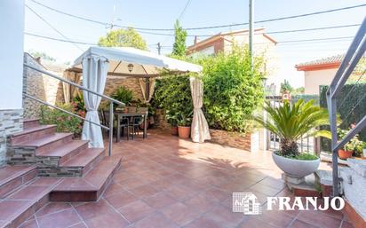 Terrassa de Casa o xalet en venda en Barberà del Vallès amb Terrassa i Piscina