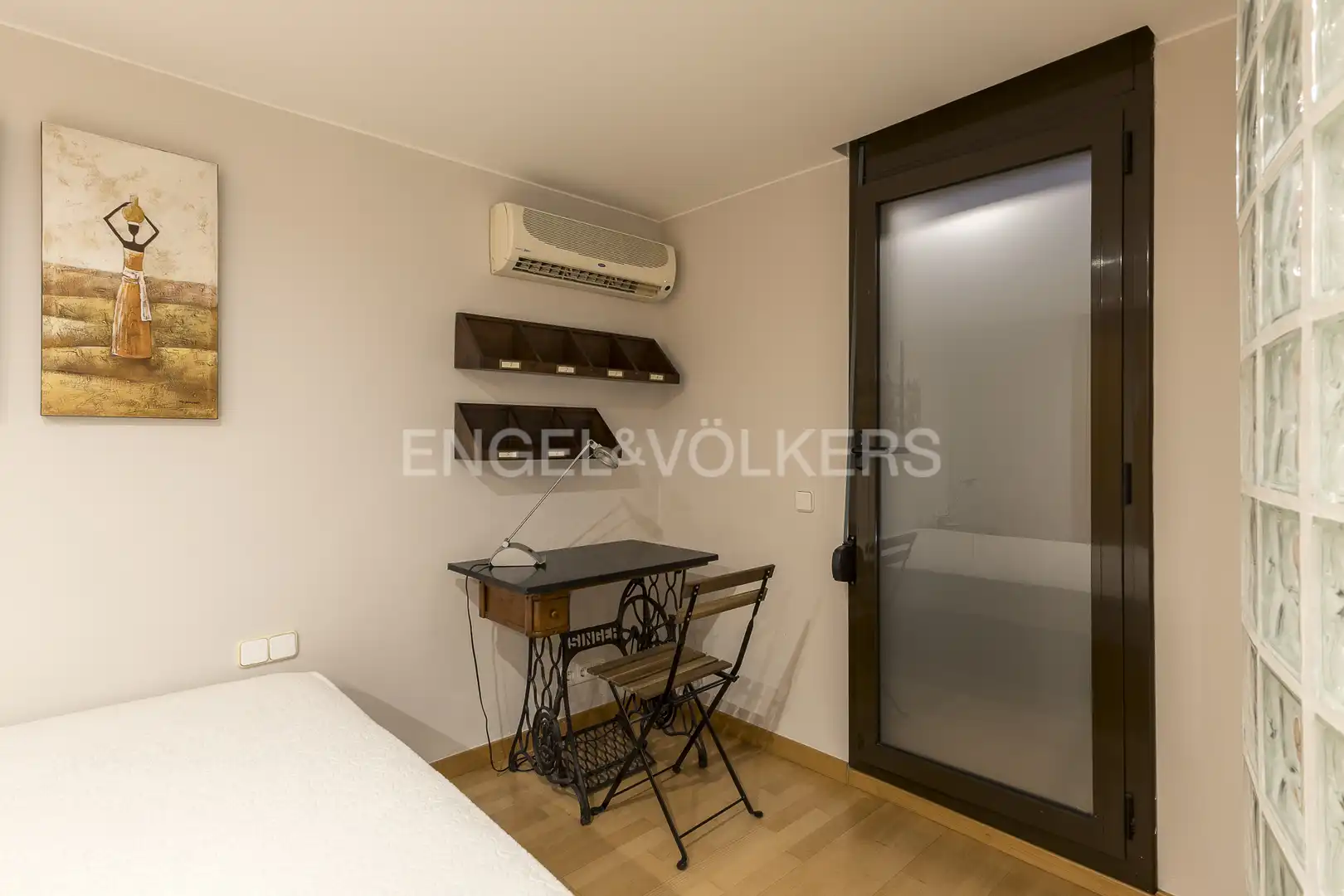 Bedroom of Flat for rent in Barcelona  with Air Conditioner, Heating and Parquet flooring