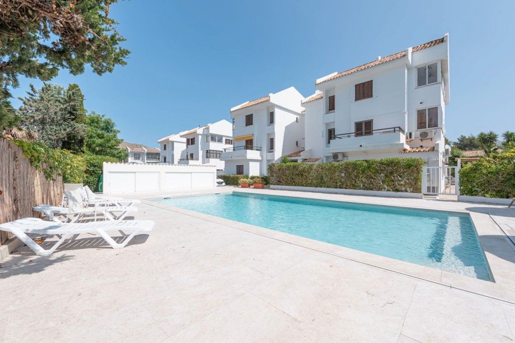 Piscina de Apartament en venda en Pollença amb Aire condicionat, Jardí privat i Terrassa