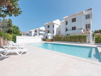 Schwimmbecken von Wohnungen zum verkauf in Pollença mit Klimaanlage, Privatgarten und Terrasse