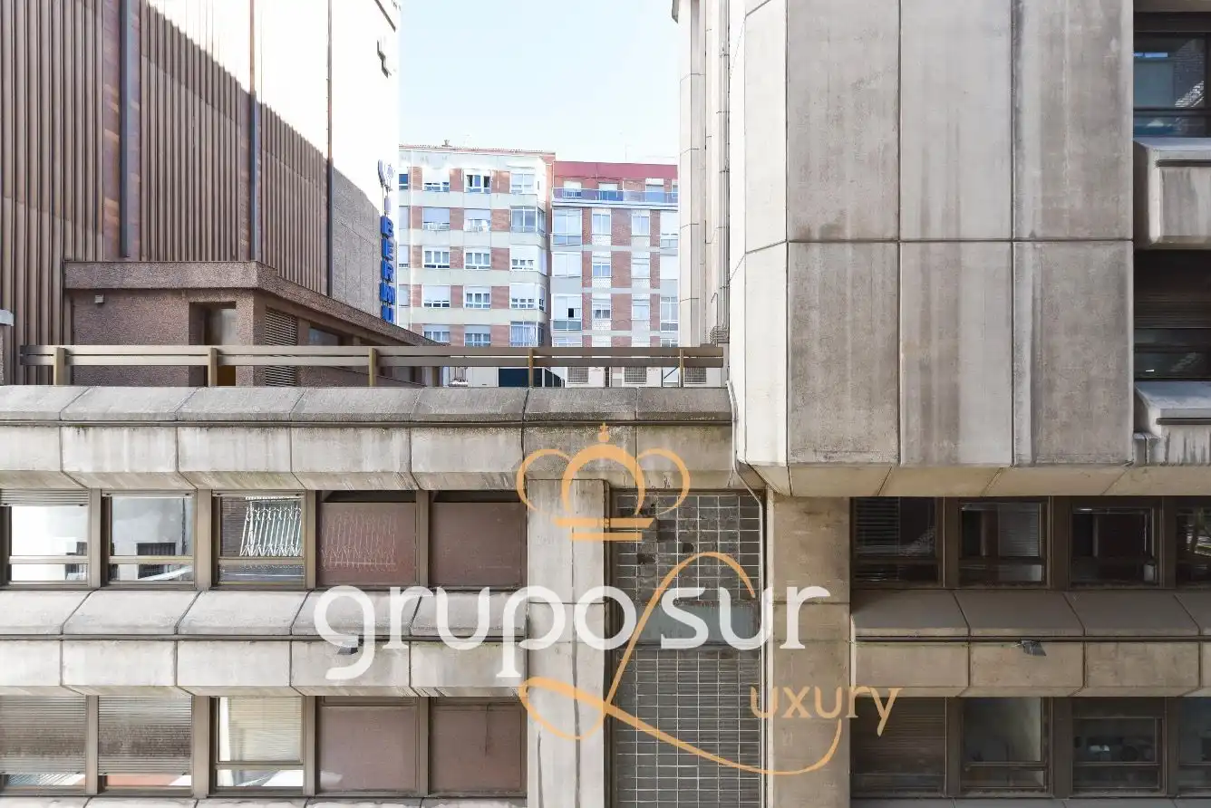 Vista exterior de Pis en venda en Valladolid amb Calefacció, Terrassa i Rentadora
