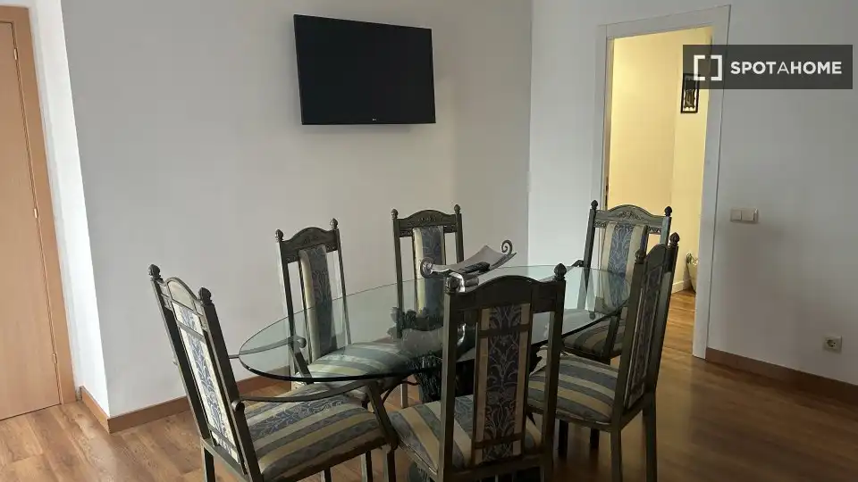 Esszimmer von Wohnung zur untervermieten in Sant Adrià de Besòs mit Klimaanlage, Terrasse und Möbliert