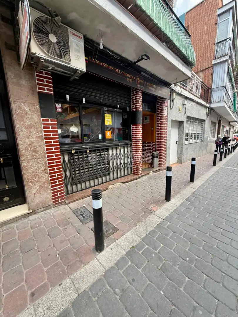Vista exterior de Local en venta en Madrid con Aire acondicionado