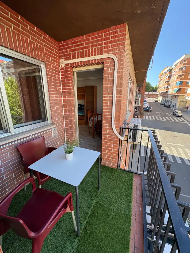 Terraza de Piso para compartir en Plasencia con Aire acondicionado, Amueblado y Balcón