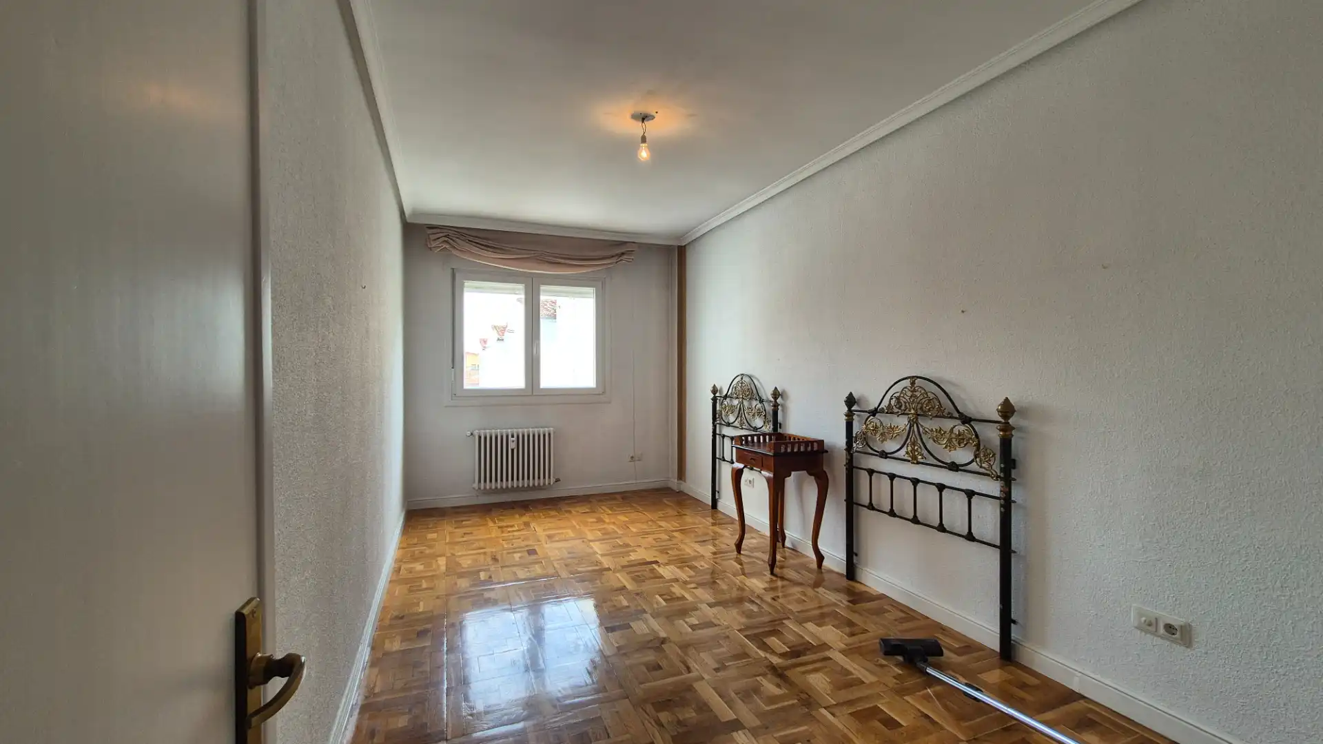 Habitación de Piso en venta en Palencia con Calefacción, Terraza y Trastero