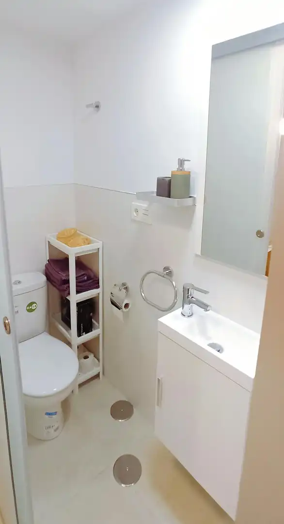 Badezimmer von Wohnung zur Miete in Madrid mit Klimaanlage, Heizung und Möbliert