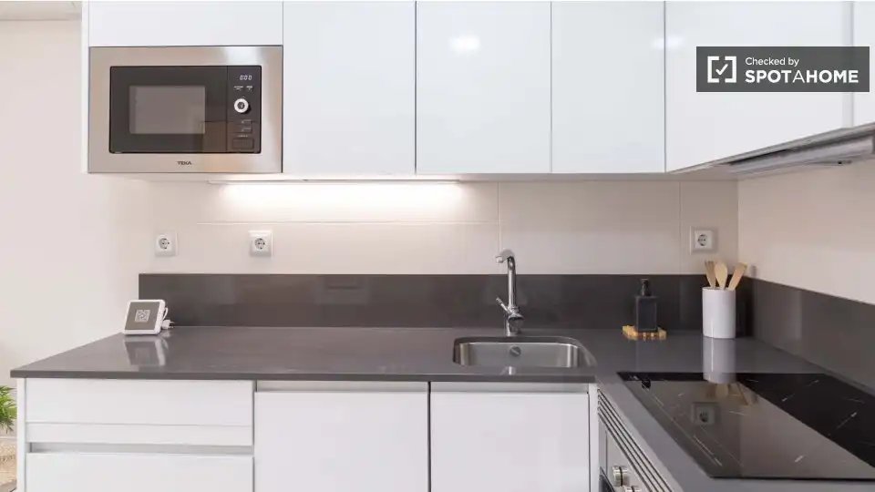 Flat with terrace to rent in Tetuán, imagen 9
