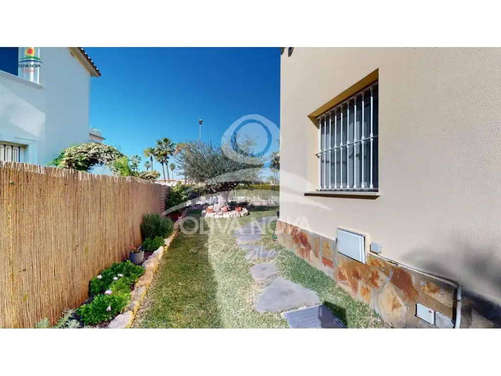 Jardín de Casa o chalet en venta en Oliva con Jardín privado