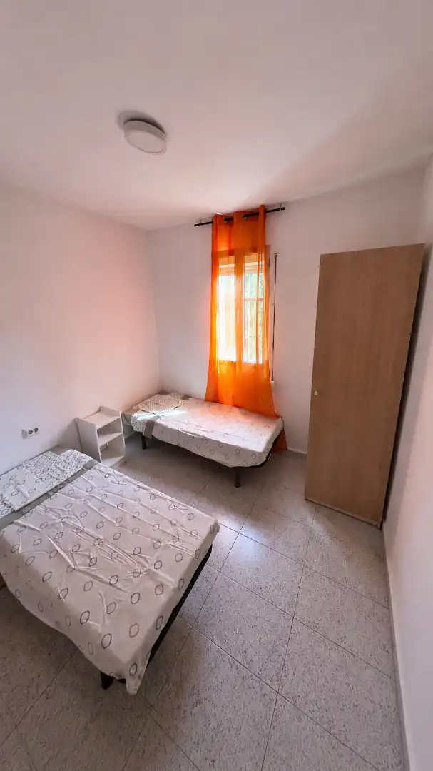Schlafzimmer von Wohnung zur Miete in Brenes mit Klimaanlage, Terrasse und Möbliert
