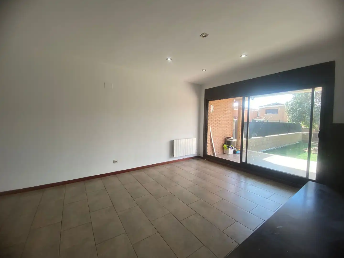 Sala de estar de Casa adosada en venta en Santa Oliva con Calefacción, Jardín privado y Terraza