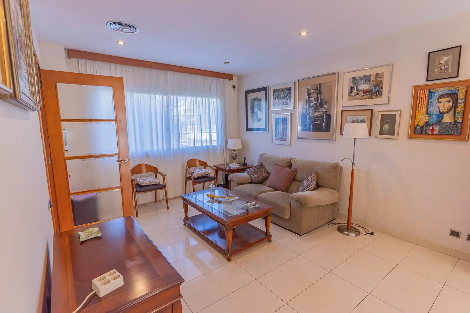 Casa pareada con jardín en venta en Carrer Illes Canàries, imagen 6