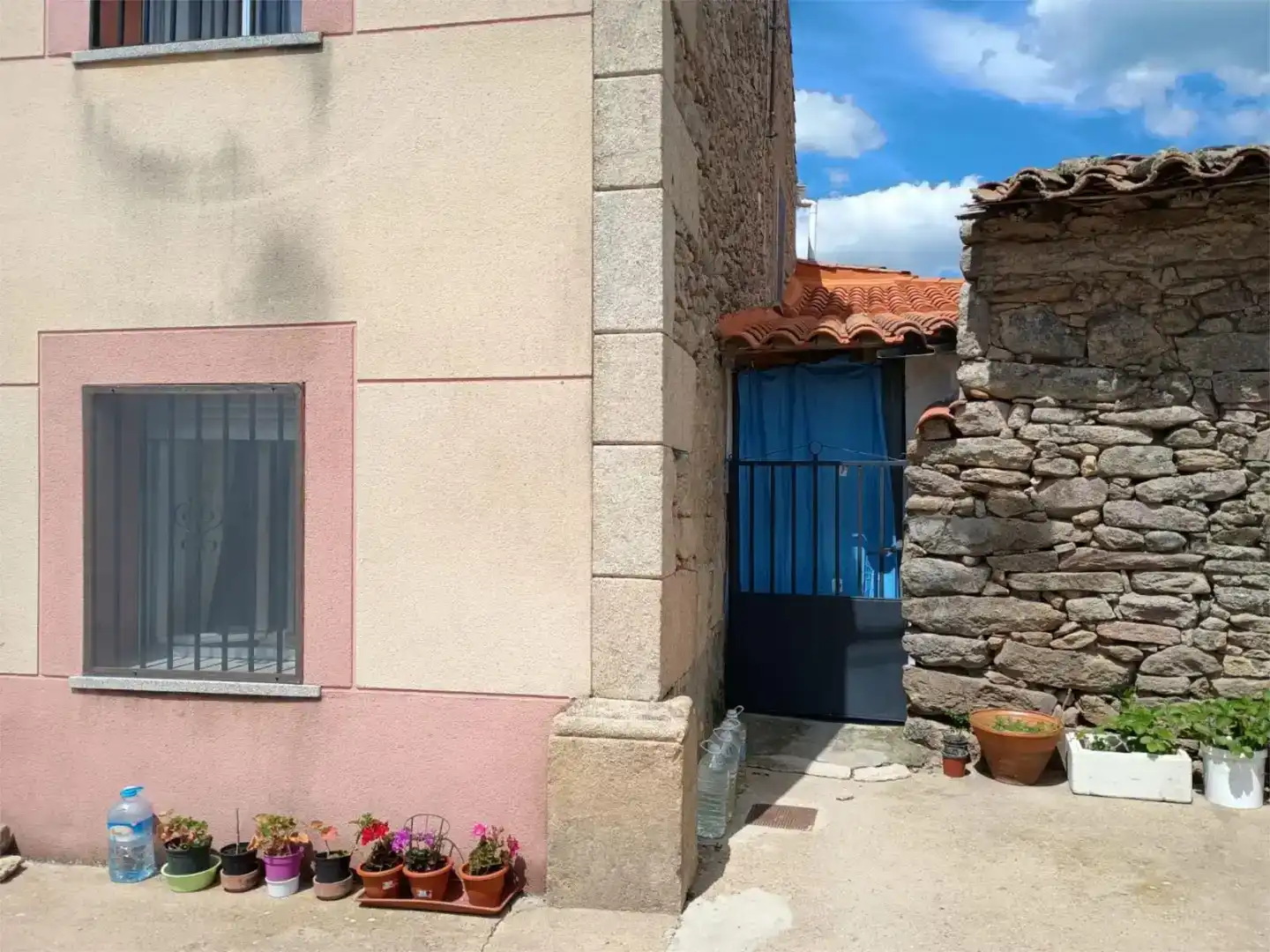 Exterior view of Flat for sale in Peralejos de Arriba  with Private garden, Storage room and Furnished
