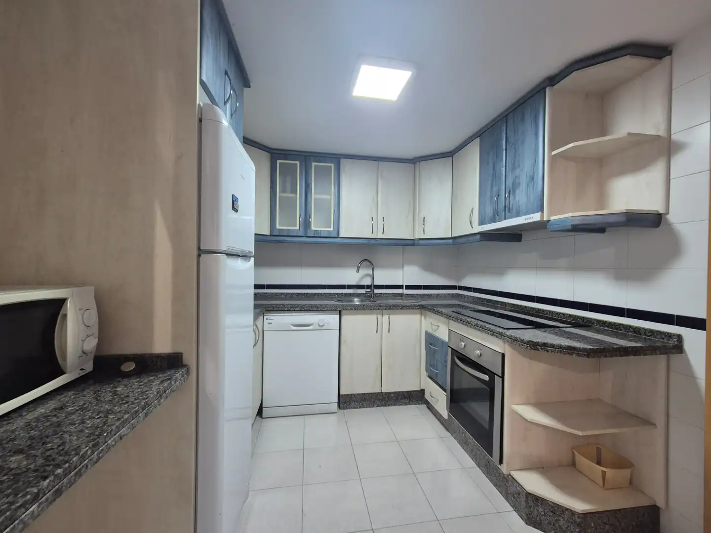 Cocina de Apartamento en venta en Badajoz con Aire acondicionado, Calefacción y Amueblado
