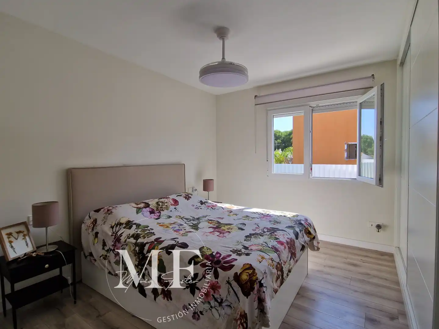 Bedroom of Houses for sale in Mutxamel  with Air Conditioner, Heating and Private garden