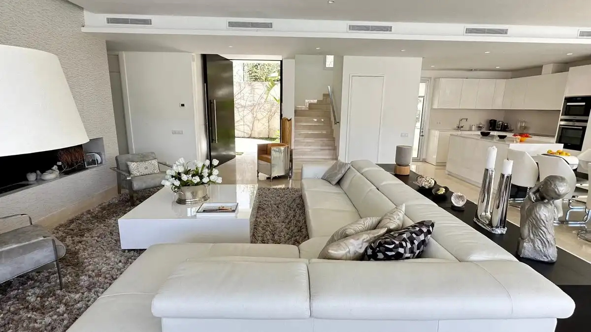 Chalet con piscina en venta en golf rio real, imagen 8