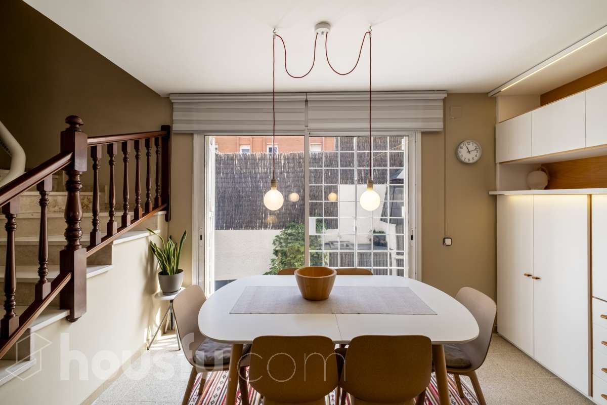 Comedor de Casa o chalet en venta en  Barcelona Capital con Aire acondicionado, Calefacción y Jardín privado