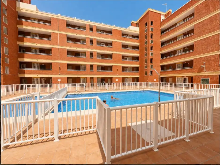 Piscina de Apartament en venda en Torrevieja amb Terrassa, Piscina i Moblat