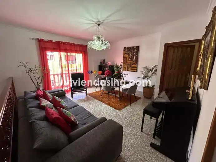 Sala de estar de Casa o chalet en venta en Los Realejos con Jardín privado, Terraza y Amueblado