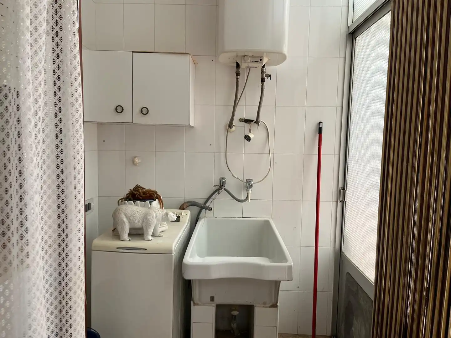 Bany de Pis en venda en Almansa amb Calefacció i Moblat