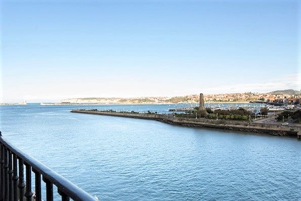 Vista exterior de Apartament en venda en Portugalete amb Calefacció, Traster i Balcó