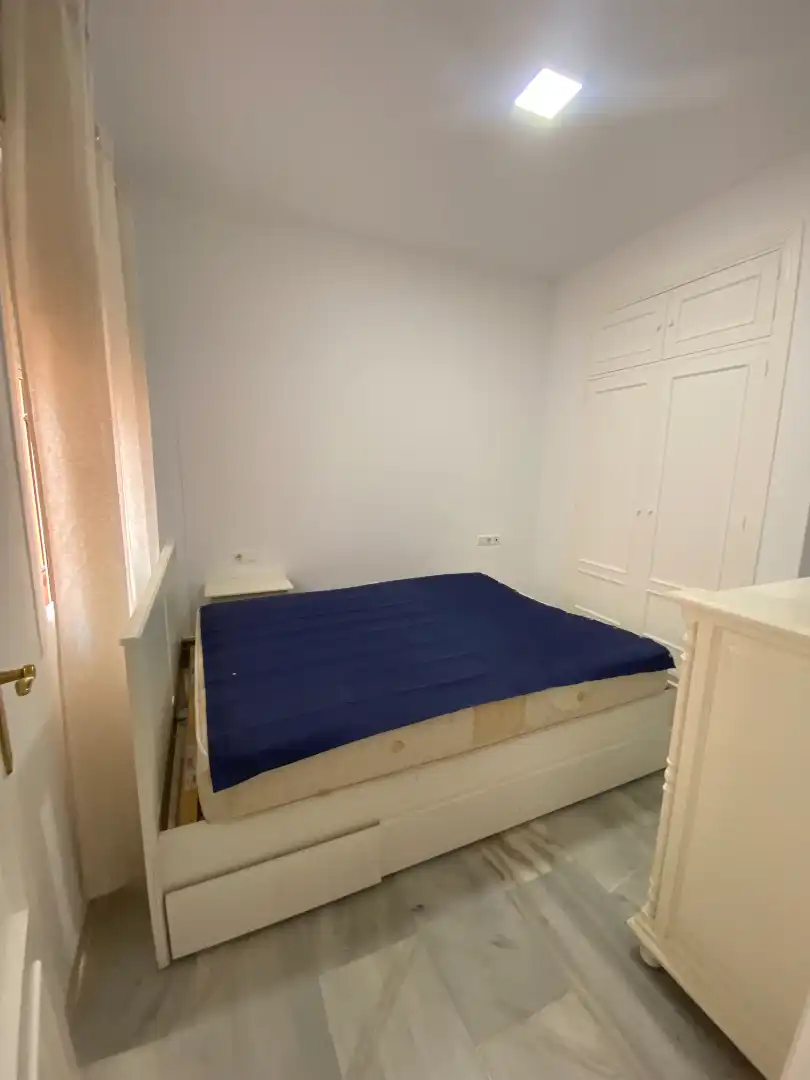 Dormitori de Apartament de lloguer en Málaga amb Aire condicionat, Moblat i Rentadora