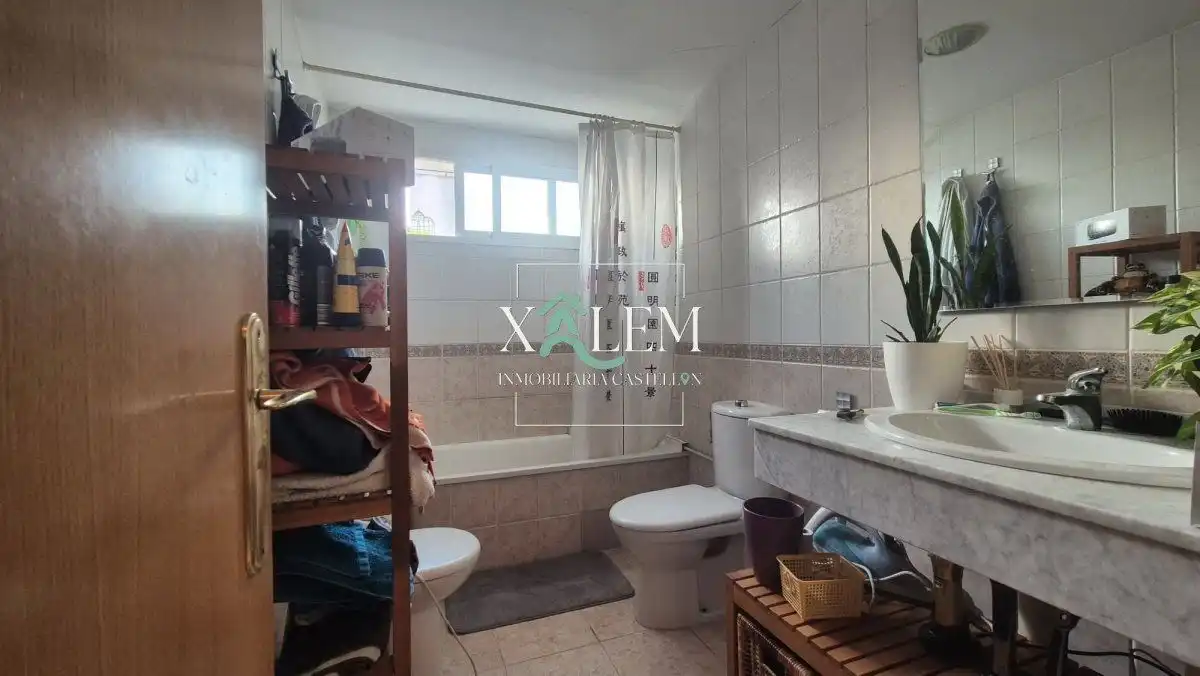 Bathroom of Flat for sale in Vila-real  with Terrace, Storage room and Balcony